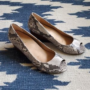 VIONIC BRIA Peep Toe Wedge Snake Skin Print